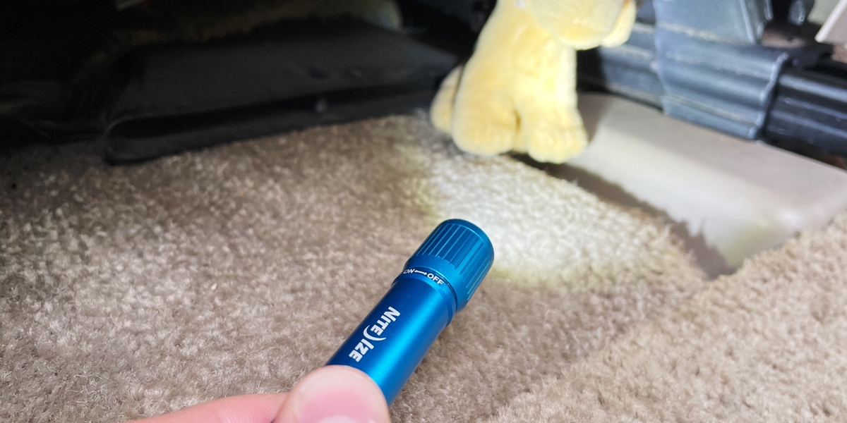 Radiant 100 Keychain Flashlight